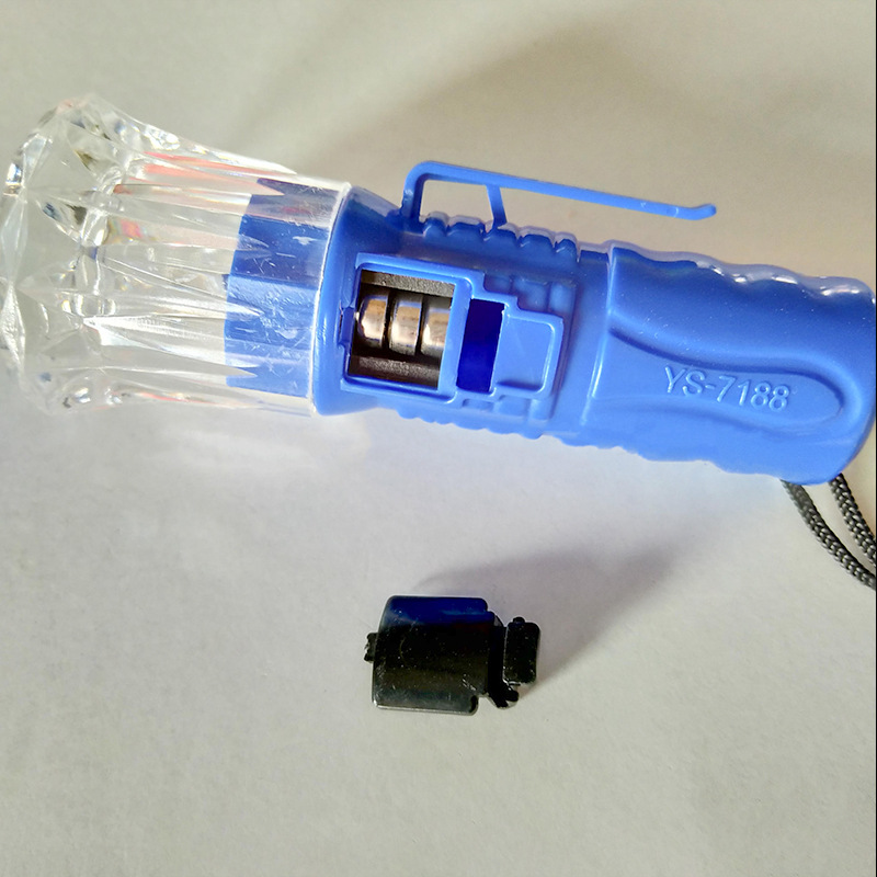 1 yuan, 2 yuan, large hand lamp, plastic flashlight, electronic flashlight, portable night light pic 6