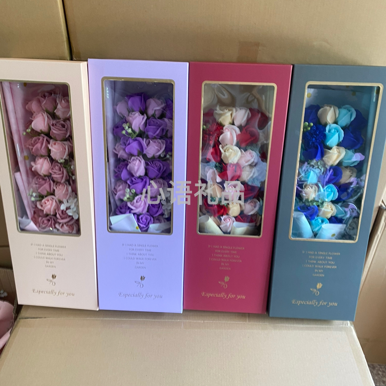 19朵玫瑰花束，情人节礼物，母亲节礼物，节日礼物白底实物图