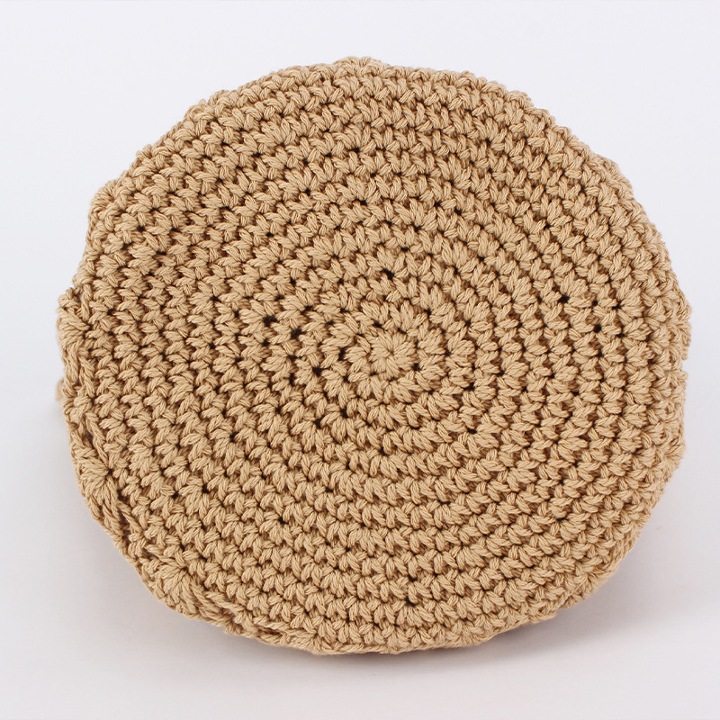A new style of hollowed-out cotton rope woven bag is available for delivery. It is a versatile and niche ladies' bag for beach vacations, daily leisure, and commuting details Picture