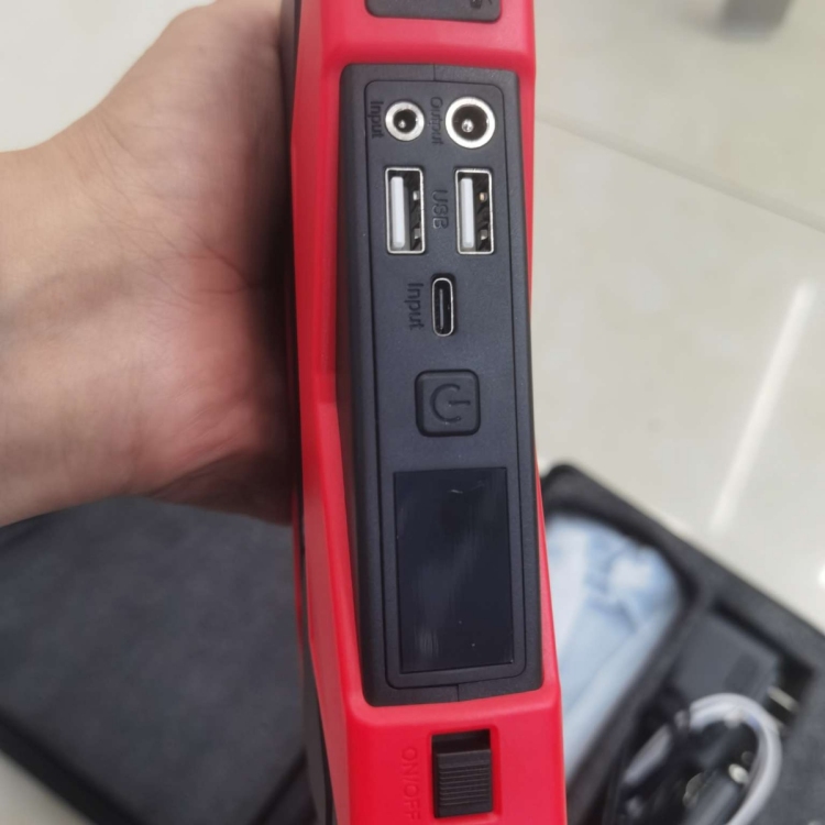 Multi-functional car jump starter Application Scenario