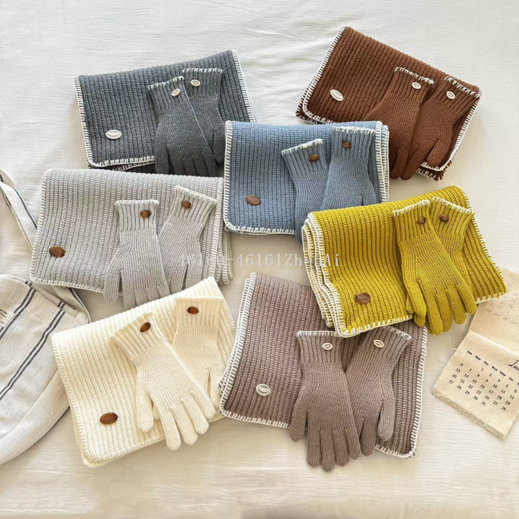 A two-piece set of Korean-style knitted scarves and gloves for cross-border export e-commerce live-streaming supply chain Application Scenario