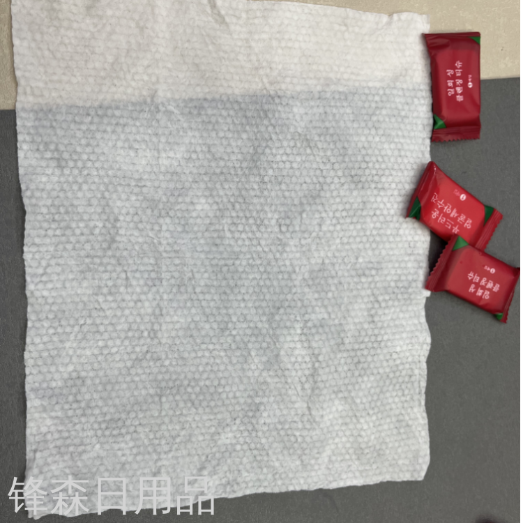 旅行便携糖果粒压缩洗脸巾一次性吸水独立包装小洗脸巾白底实物图