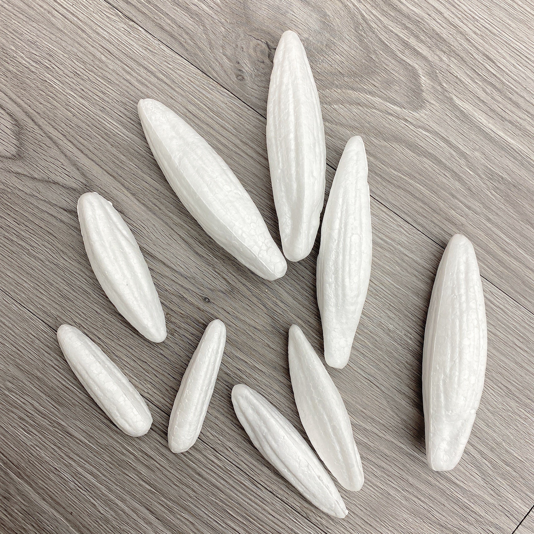 Small wholesale of silk mesh flower materials: white foam flower buds, lily flower buds, lily foam flower bags