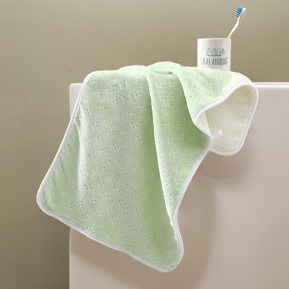 Thickened coral fleece towels, water-absorbing and color-blocking adult large towels, soft and quick-drying color-blocking gift towels, factory direct sales Specification image