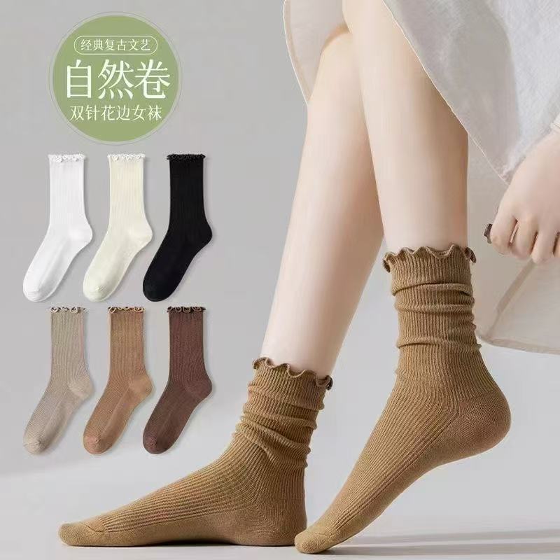 Black ear-trimmed cotton socks, girls' pile socks, autumn and winter sweat-absorbing, versatile for students, black ear-trimmed girls' socks, Instagram casual and home girls Specification image