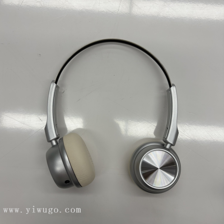 无线耳机，舒适亲肤，支持Type-C和音频接口，简约设计，便携实用