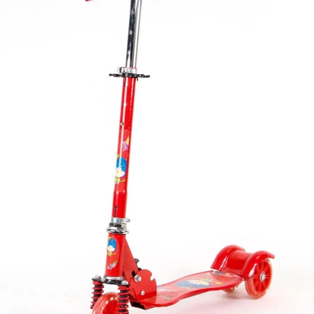 Wholesale of children's scooters, all-iron three-wheel flashing scooters, pedal scooters, energy-saving folding scooters