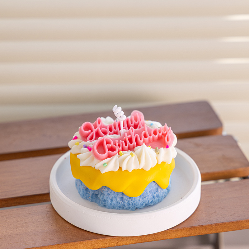 Soy wax dessert cake scented candle gift box, birthday cute smokeless handcrafted scented candle Application Scenario