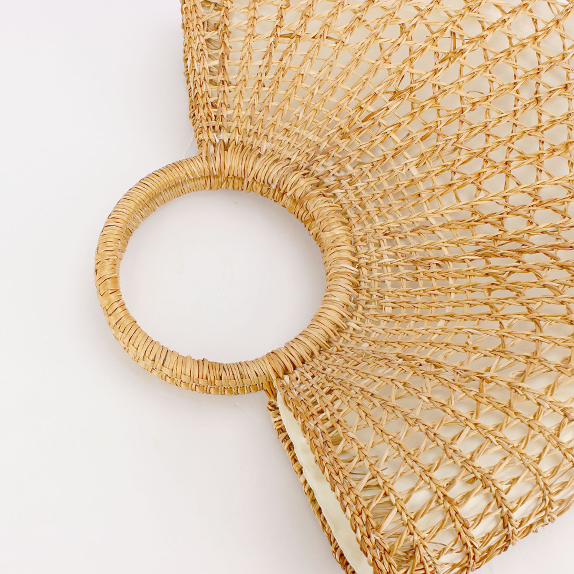 One-piece hand-woven semi-circular hand-held yellow grass woven bag for seaside vacation, versatile for daily use and commuting for ladies Item Picture