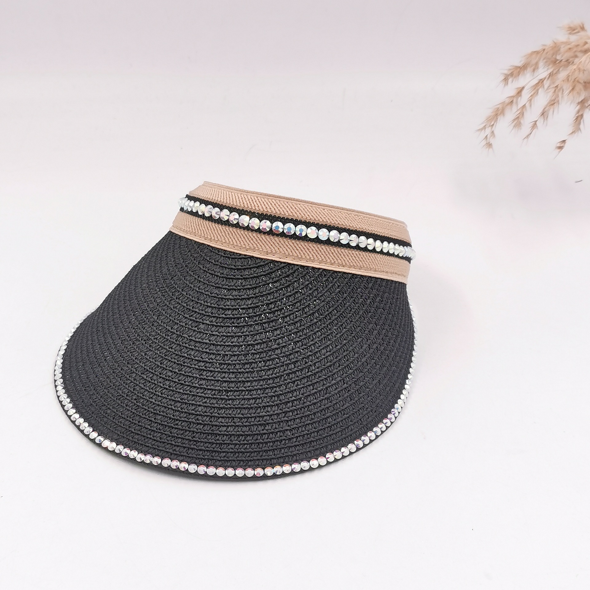 The new Korean version of the "Encrypted Diamond" with a unique and elegant style, featuring sticky diamonds, offers a spring and summer outdoor casual hip-hop performance with a fully sparkling diamond ceiling Item Picture