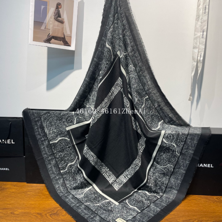New cross-border export cash on delivery fashionable classic velvet printed square towels are available for supply through e-commerce live streaming supply chain details Picture