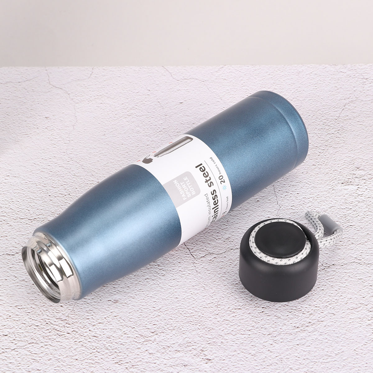 304 stainless steel knight insulated cup, large-capacity portable rope climbing pot, fitness cycling sports water bottle, fitness cup. The pot can be customized with LOGO printing Application Scenario