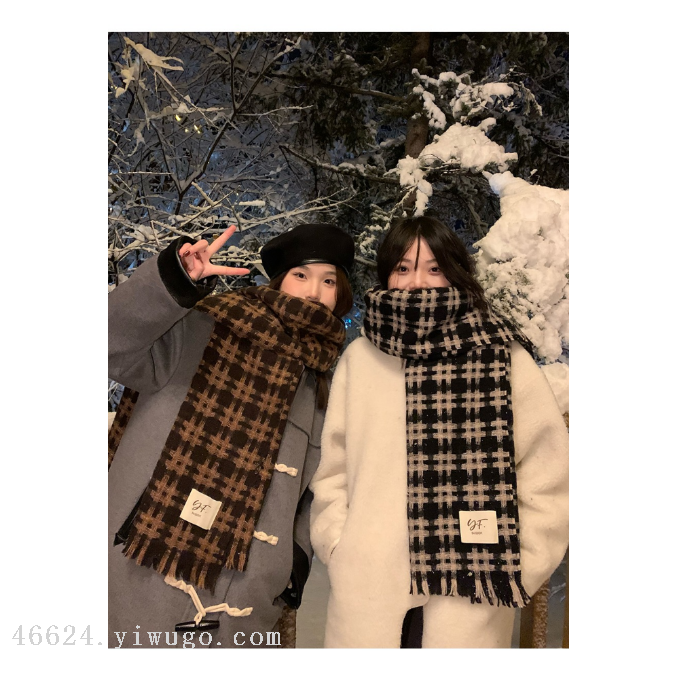 New cross-border scarves are available for live-streaming on e-commerce platforms, featuring a fashionable checkered pattern Specification image