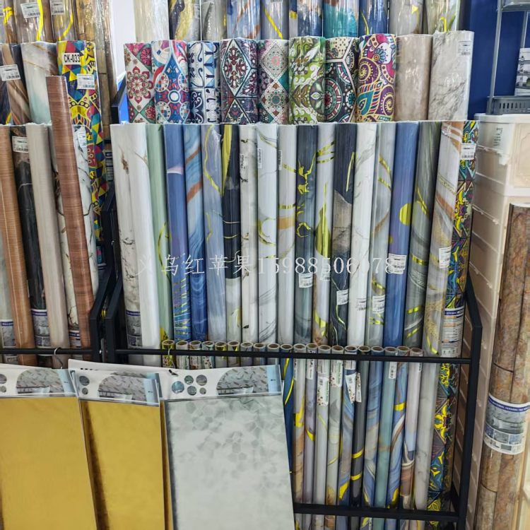 وعُرضت نماذج من ورق الجدران الملونة على جدران من طراز PVC على السقف لتركيب جدار طوله متر واحد على ورق الجدران باللغة الانكليزية للفتيات details Picture