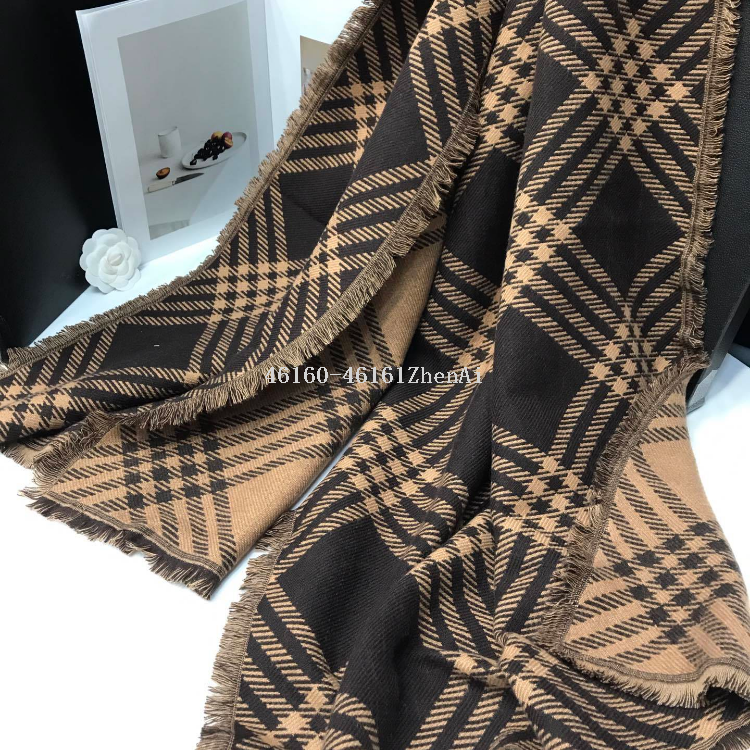 The new type of in-stock cross-border wholesale scarves are available for e-commerce live streaming. They are distributed in all directions and supplied by the supply chain of Xugag details Picture