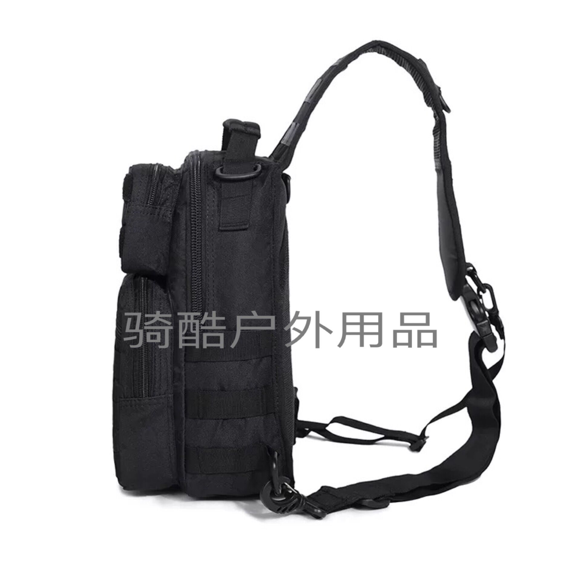 户外用品   战术胸包  斜挎男包户外迷彩胸包IPAD34单肩背包细节图