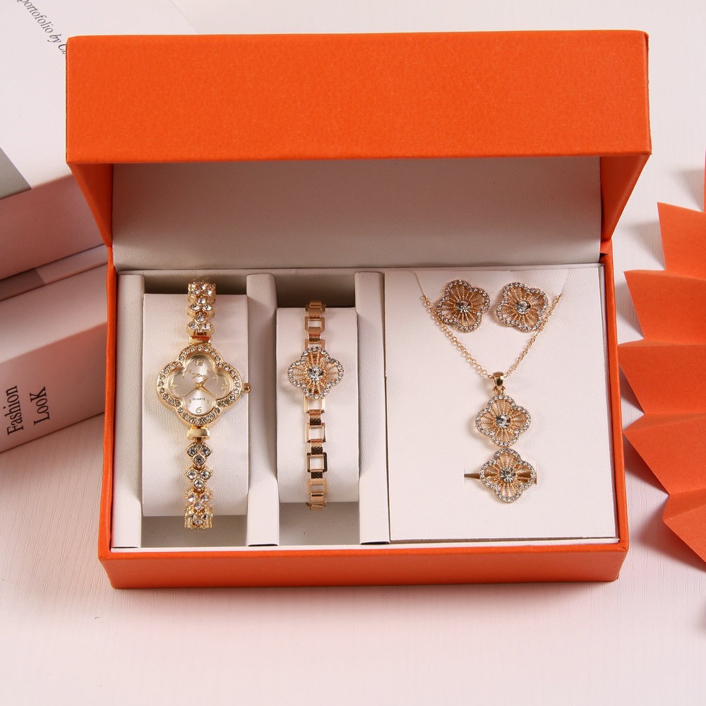 Mother's Day/Women's Day gift set: Golden necklace, bracelet, stud earrings, five-piece set, high-end metallic luster, light luxury, internet-famous accessories details Picture