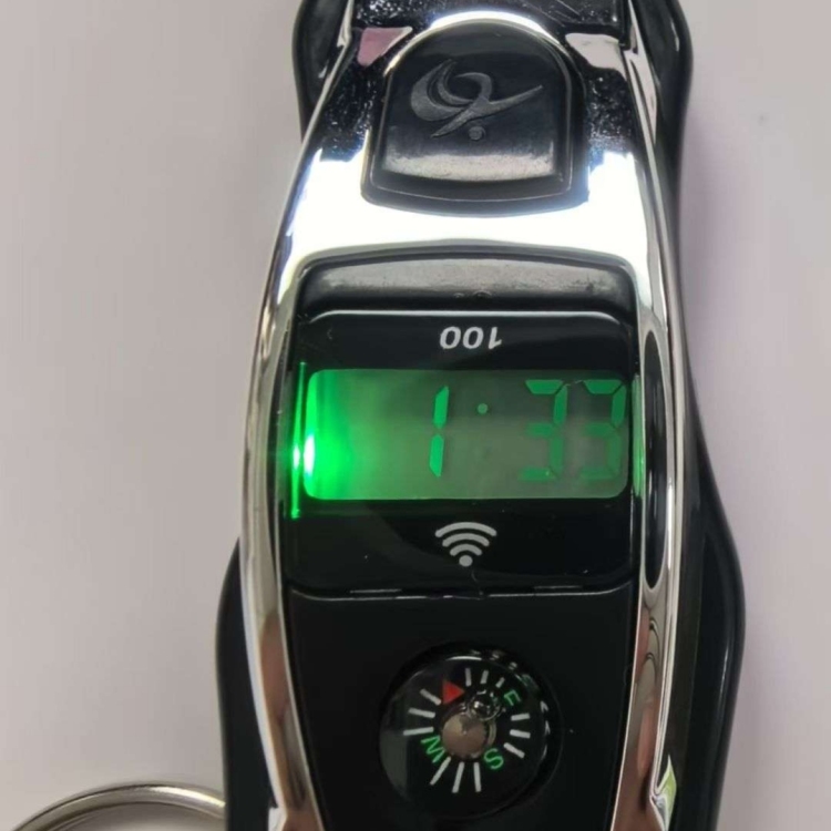 汽车钥匙包套/活口D字扣/创意金属汽车钥匙扣/D字扣/铜手把件白底实物图