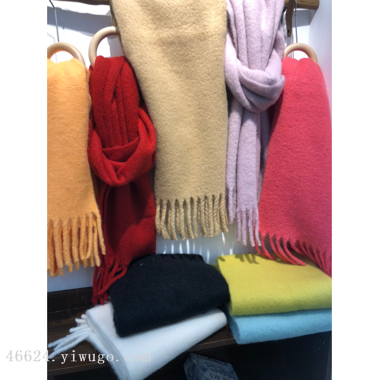 Cross-border scarf wholesale e-commerce live streaming supply chain new in stock 08 wool series, single color wool Application Scenario