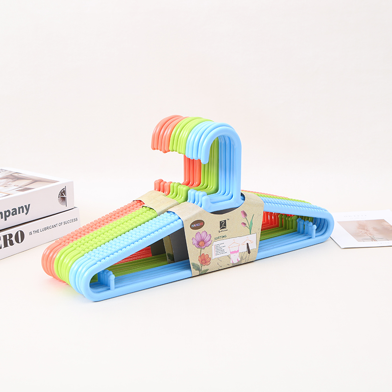 塑料成人衣架 家用无痕衣撑防滑衣架晾衣服架子多色可选厂家直销