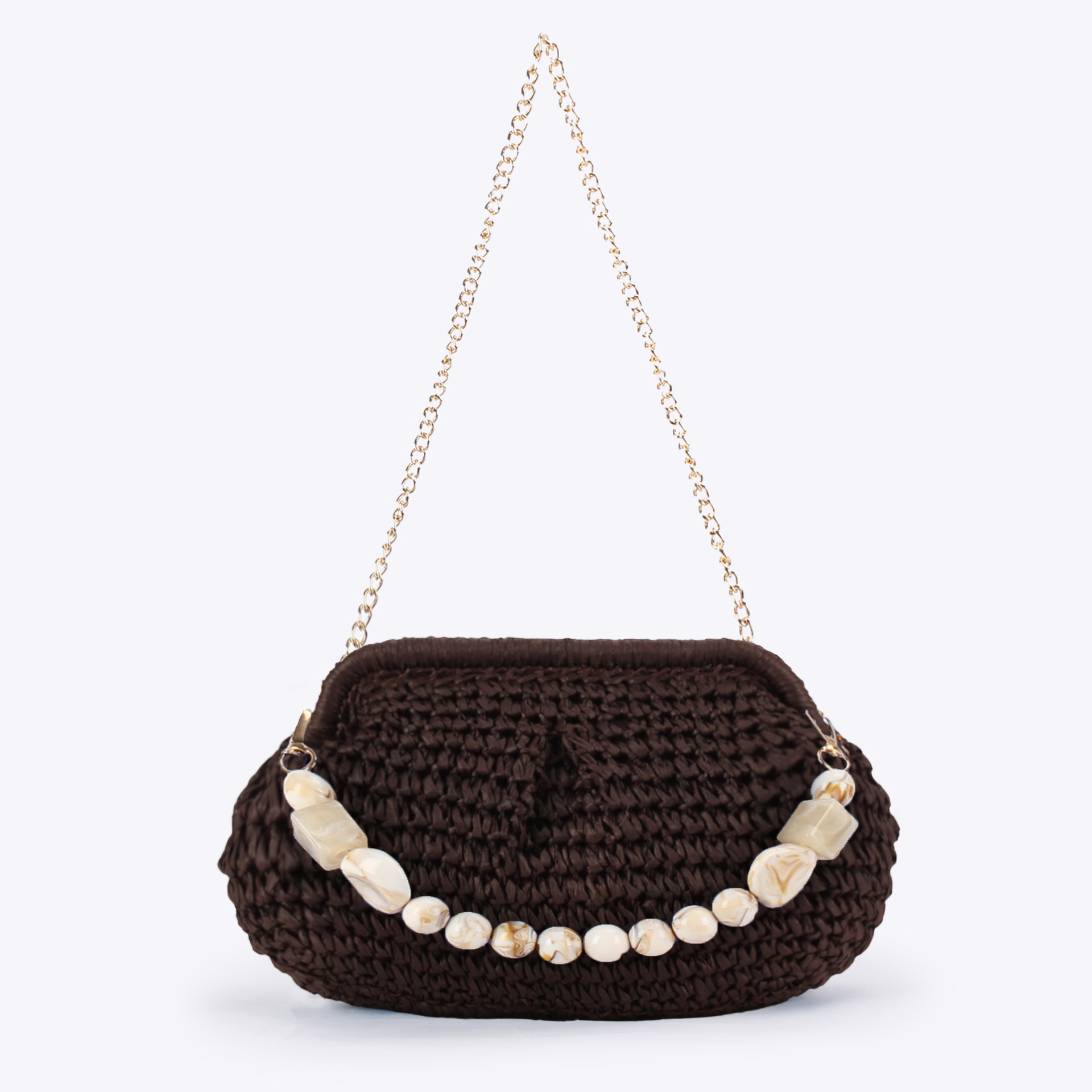 The new fashionable candy-colored woven bag is versatile for daily use, casual commuting, and seaside vacations. It's a niche lady's bag