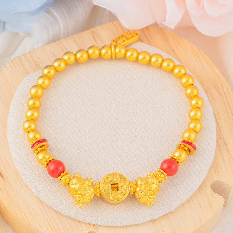 小红书新款时尚简约系金珠手串轻奢钱币貔貅手链复古钱币通孔手饰