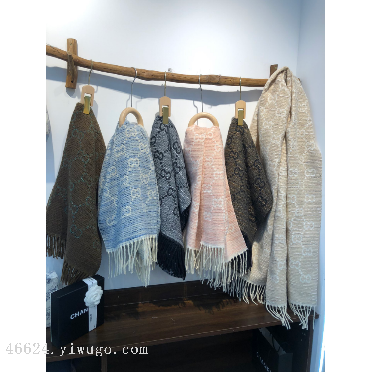 New in-stock cross-border scarves wholesale e-commerce live streaming, elegant little Chanel style double CC Little Chanel Specification image