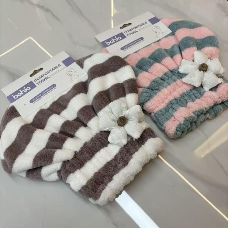 Two-color striped patterned small white flower shower cap, water-absorbing quick-drying princess cap, hair drying cap Application Scenario