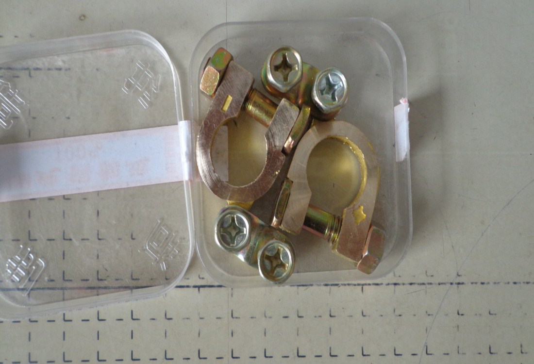 Stamping battery clamp, battery clip, copper clip, battery clip head Application Scenario