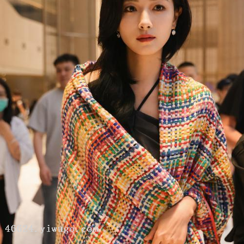 Wholesale of cross-border scarves in stock, e-commerce live streaming, supply chain, the same style of Xiaoxiangfeng seven-color shawls as Wanqi details Picture