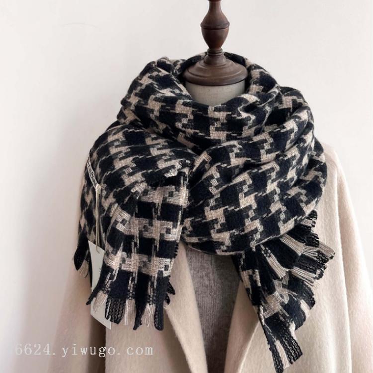 The 2024 winter new thousand-bird check cashmere scarf is a versatile long and warm dress for women, a retro shawl for couples, and a trendy scarf for men details Picture
