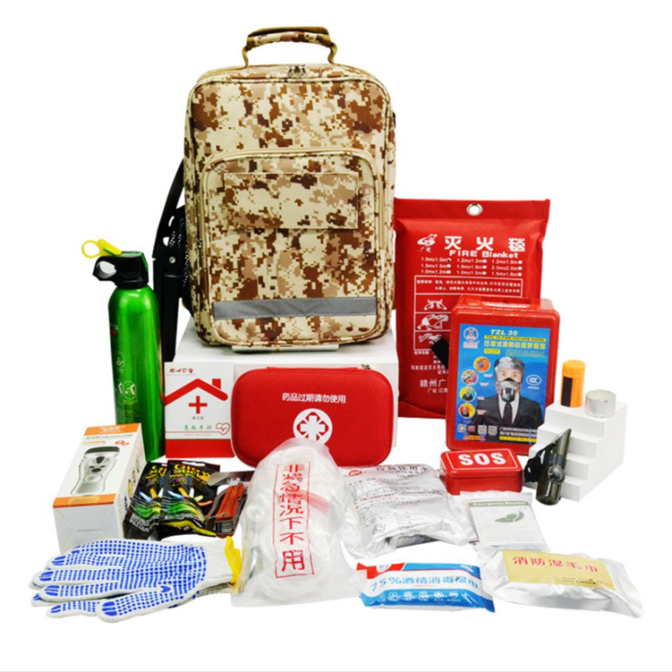 家庭防灾应急包 Home Disaster Prevention Emergency Kit 户外车载便携应急救生包白底实物图