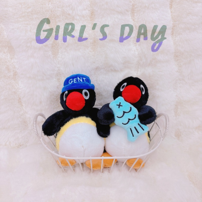 呆萌变装小企鹅挂件可爱毛绒玩偶公仔挂包抱鱼企鹅包挂饰抓机娃娃详情3