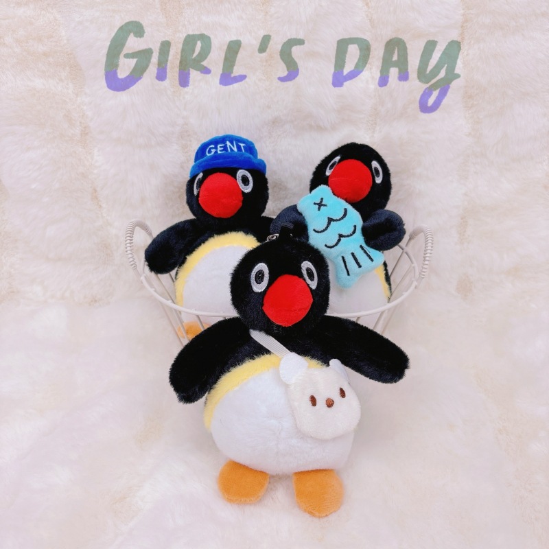 呆萌变装小企鹅挂件可爱毛绒玩偶公仔挂包抱鱼企鹅包挂饰抓机娃娃详情5