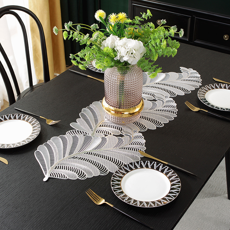 Yijia PVC table mat with gilded and hollowed-out leaves, long towel table flag, heat insulation pad, light luxury cross-border no-wash table mat
