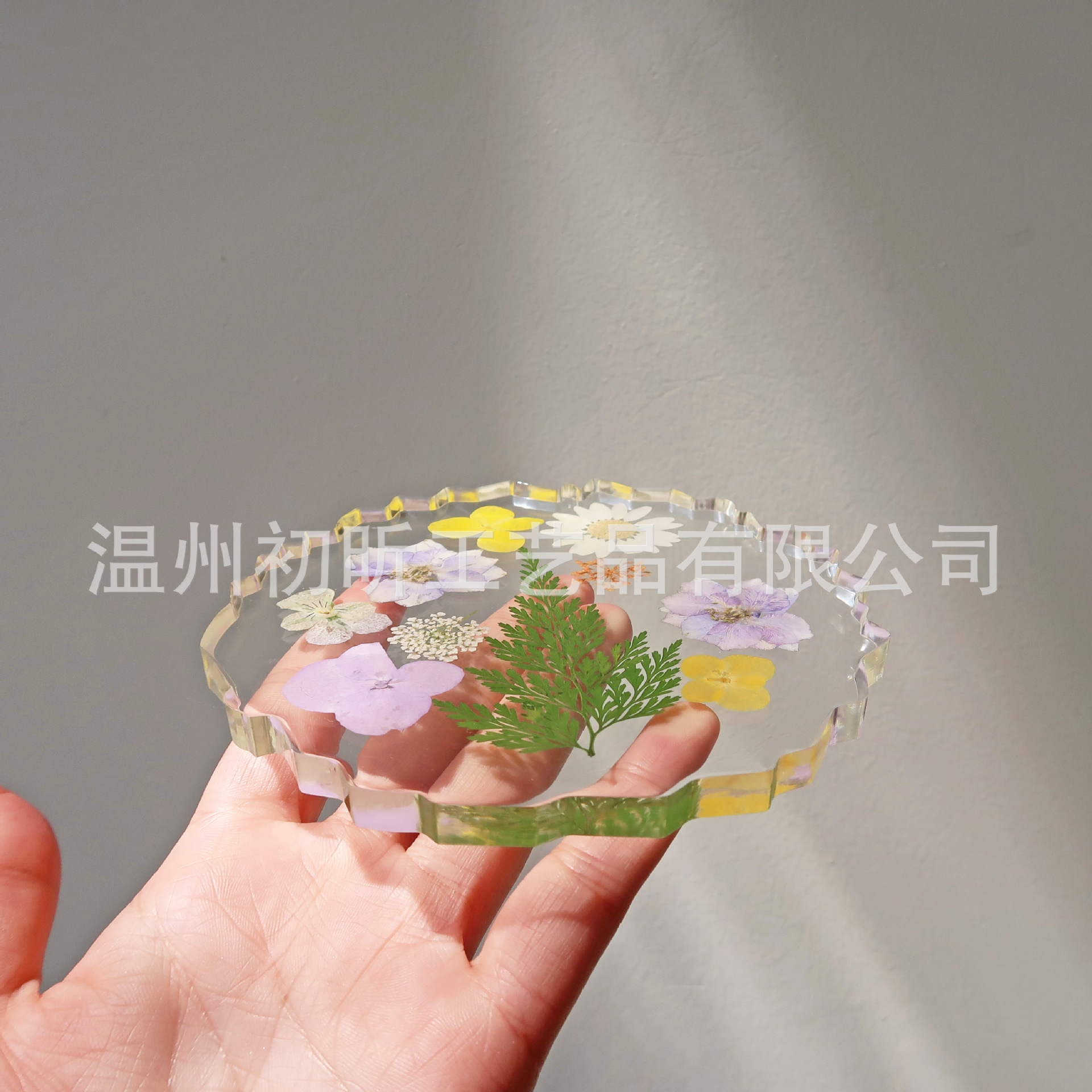 The same style of dry flower coasters, acrylic heat insulation pads, resin tablecloths as those of the Yijia Xiaohongshu Instagram blogger, cross-border Amazon, waterproof, anti-slip, heat-resistant and wear-resistant details Picture