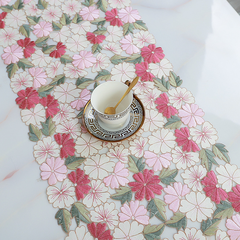 Nordic-style embroidered cross-border table flag fabric, modern, fashionable, creative, simple and light luxury American long table flag, TV cabinet cover towel, coffee table tablecloth, table flag Specification image
