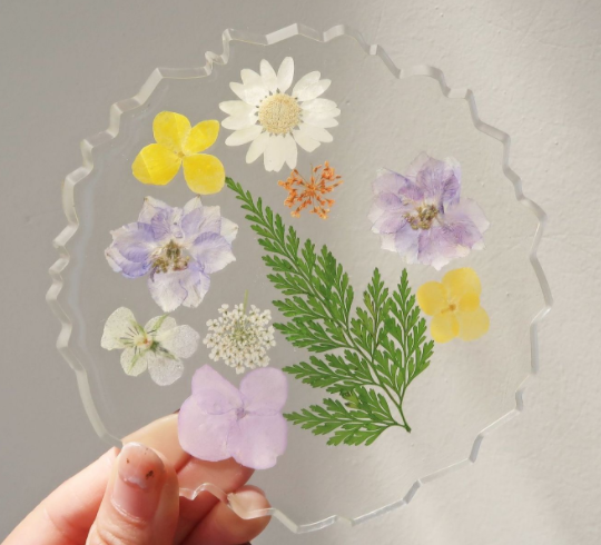 The same style of dry flower coasters, acrylic heat insulation pads, resin tablecloths as the InS-style bloggers on Yijia Xiaohongshu, cross-border Amazon, waterproof, anti-slip, heat-resistant and wear-resistant