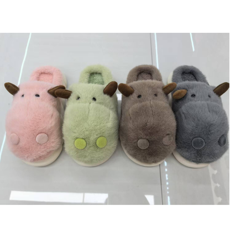 Wholesale of new autumn and winter cute water buffalo and cotton warm women's slippers for export. Warm and anti-slip cotton slippers full figure