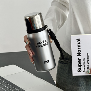 Portable and bouncy insulated cups with handles, fashionable large-capacity Yongkang insulated cups for students and couples, wholesale of water cups with high appearance standards pic 12