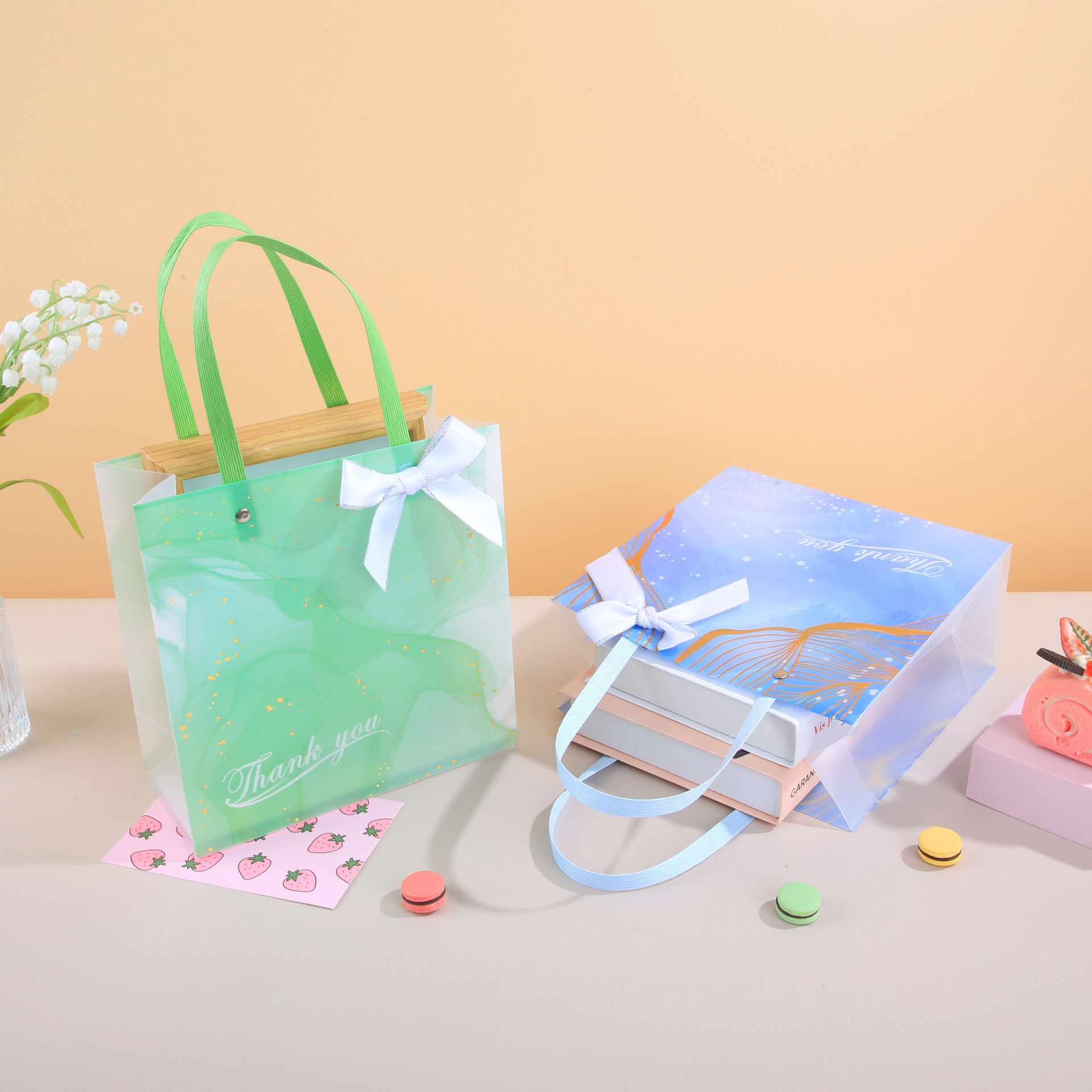 节日手提袋礼品袋蛋糕学生伴手礼磨砂鲜花手提袋化妆品蝴蝶结PP袋