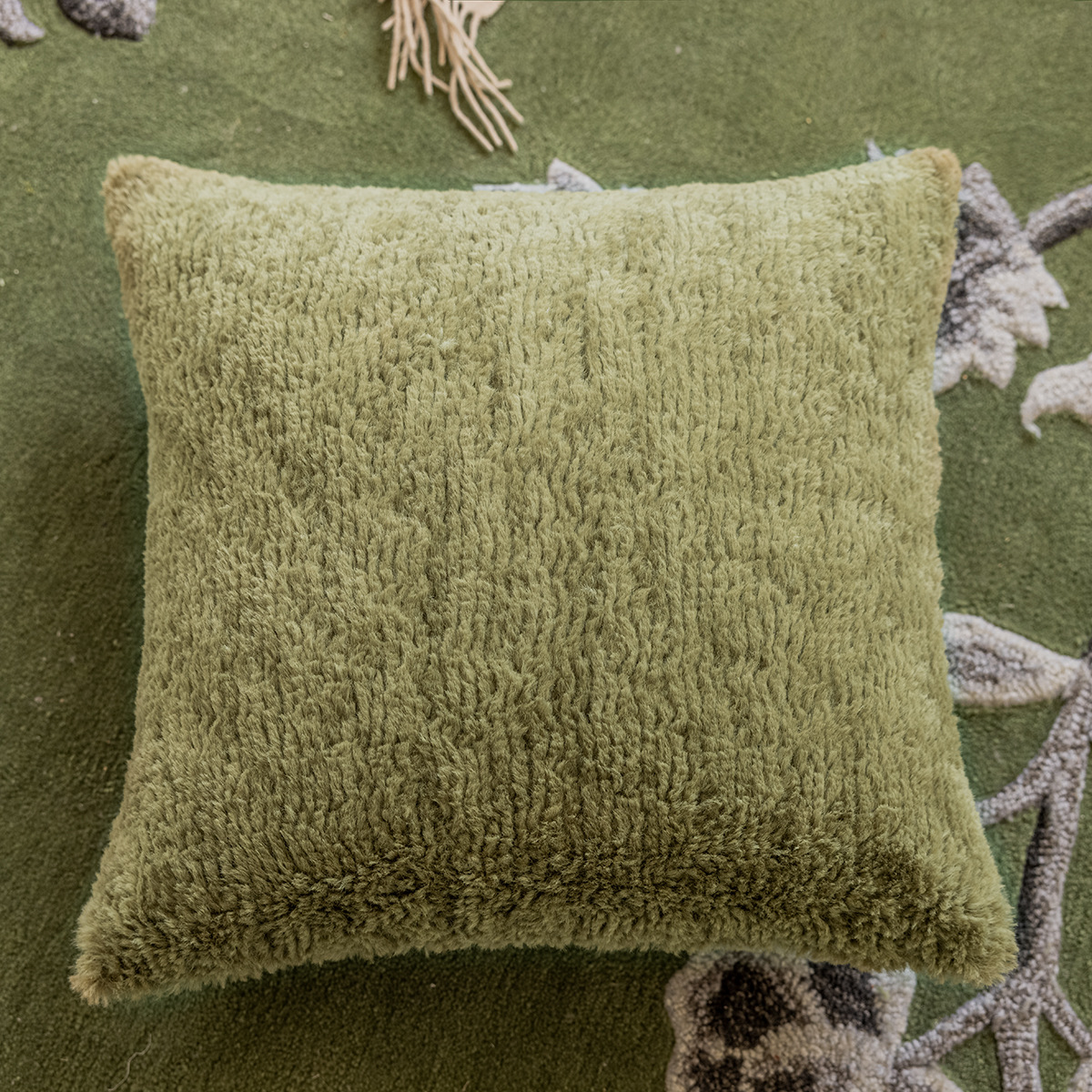 Wholesale of cross-border home plush bed pillows, cushions, tatami bay window cushions, embroidered living room sofas and pillowcases Wholesale of cross-border home plush bed pillows, cushions, tatami bay window cushions, embroidered living room sofas and pillowcases