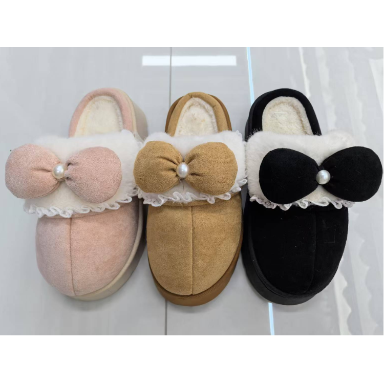 2025 New autumn and winter thick-soled pearl bow women's slippers with added fleece and thickened texture, warm and comfortable, a must-have wholesale for winter full figure