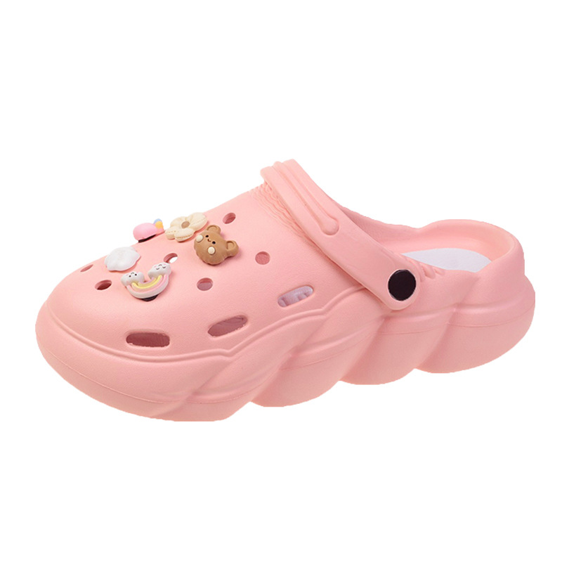2023 New style of outerwear clogs for women, outdoor beach flip-flops, outdoor soft-soled anti-slip sandals and slippers for women, summer Application Scenario