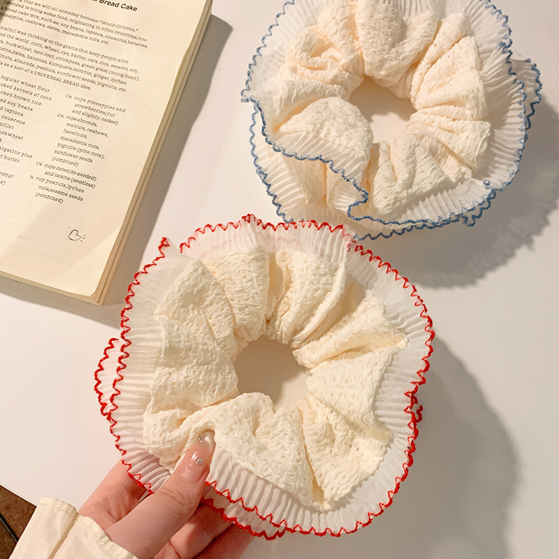 Cream Toast ~ French lace double-layer large intestine hair band for women, extra-large and high-end style bun hair accessory hair tie Application Scenario