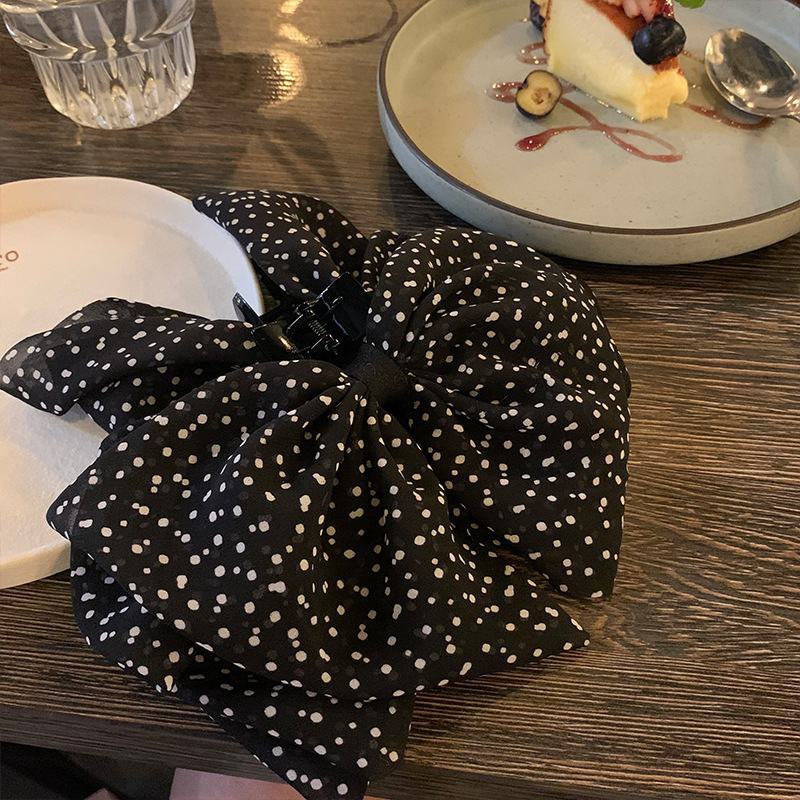 French retro mesh polka dot bow clipper, elegant and fashionable chiffon semi-clipper autumn and winter hair accessory, women's hair clip Item Picture