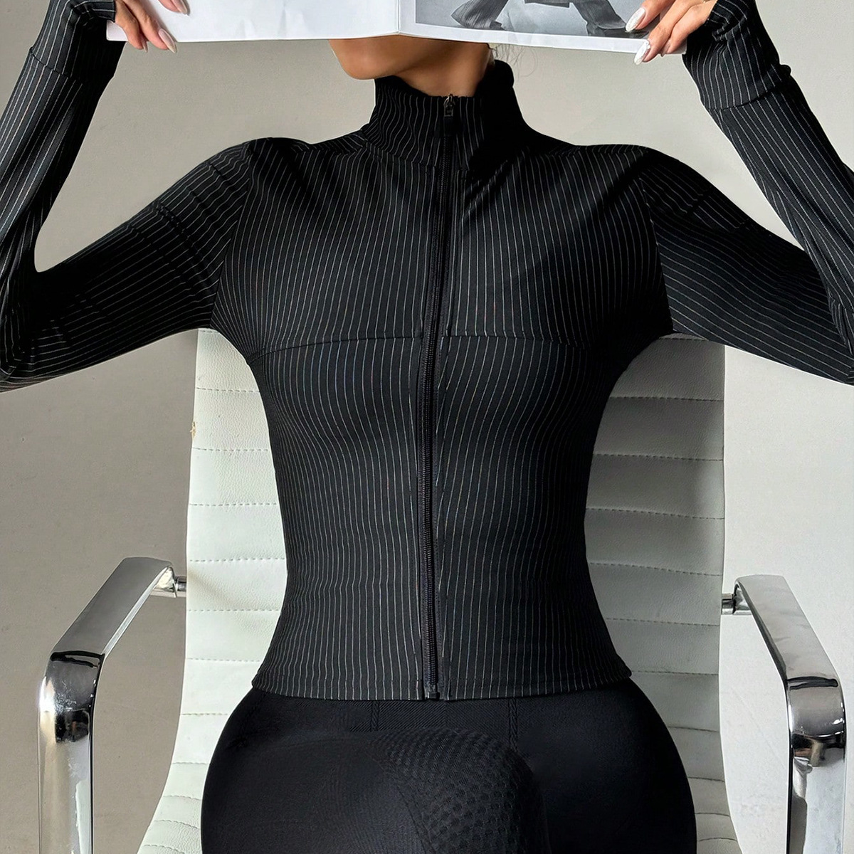 European and American cross-border short sports yoga coat, slimming fitness zipper running sports long-sleeved coat Application Scenario
