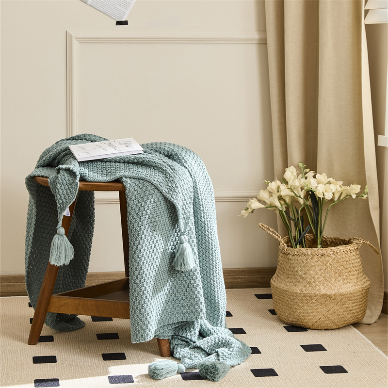 Knitted blanket, Nordic ins style sandy hair cover blanket, country style small blanket, air-conditioned blanket, solid-color homestay bed end blanket details Picture