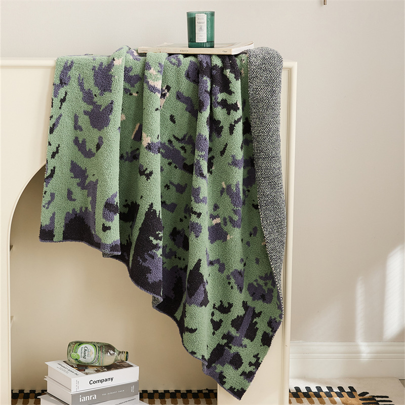 Amazon winter thickened Nordic Class A semi-fleece forest living room knitted blanket sofa blanket Specification image