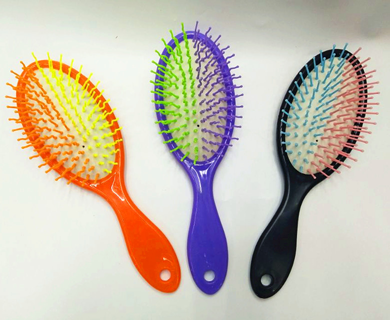We supply new dual-color color needle massage combs, popular daily necessities, hair care combs and gift combs Specification image